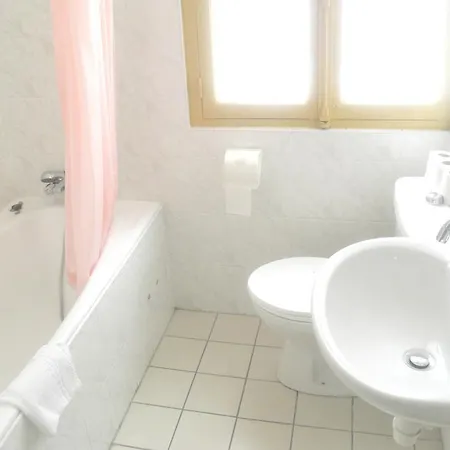 Hotel Lavalliere Croix Blanche 2*