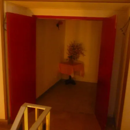 Lavalliere Croix Blanche Hotel