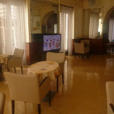 Lavalliere Croix Blanche Hotel Lourdes